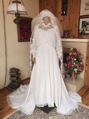 Vintage 1970s Boho Lace Wedding Gown & Juliet Cap Set | ILGWU Made